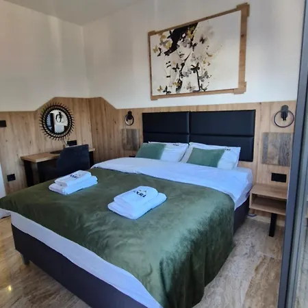 Four4 Апартаменты *